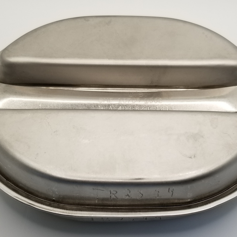Us army mess kit dla-400-82-c-1012 vintage